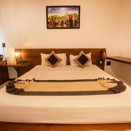 Supreme Dambulla Hotell Exteriör bild