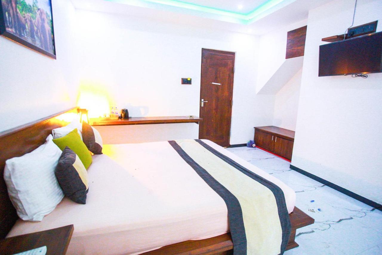 Supreme Dambulla Hotell Exteriör bild