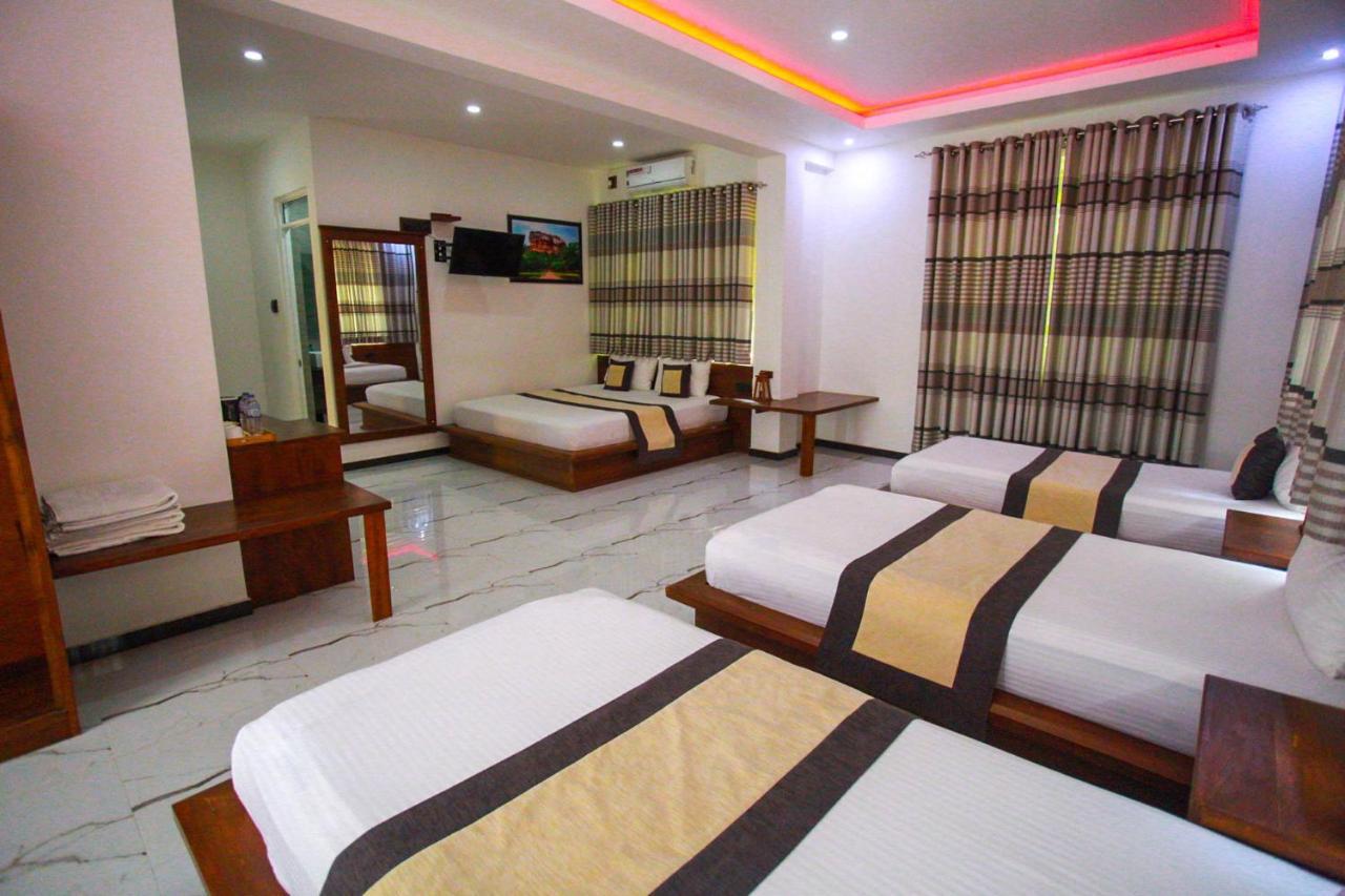 Supreme Dambulla Hotell Exteriör bild