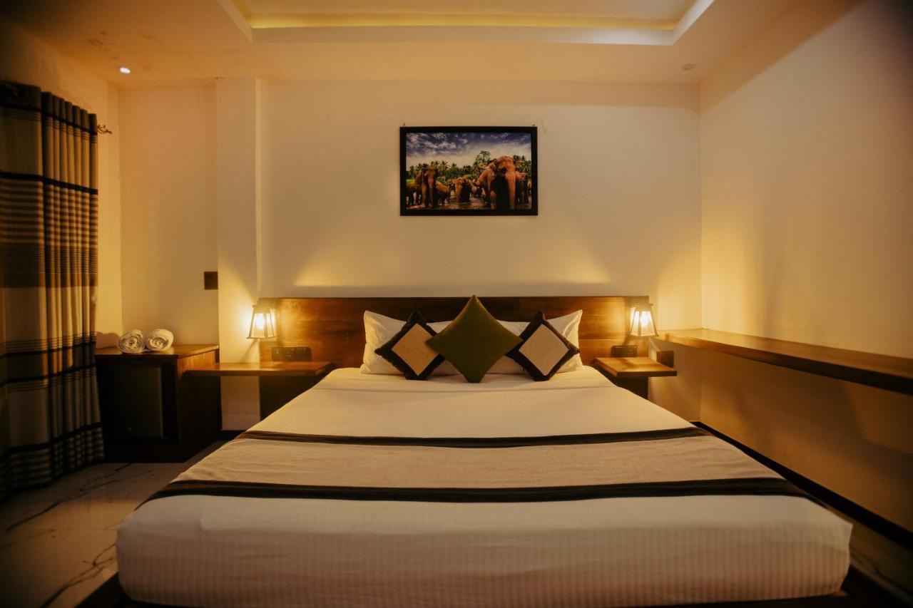 Supreme Dambulla Hotell Exteriör bild