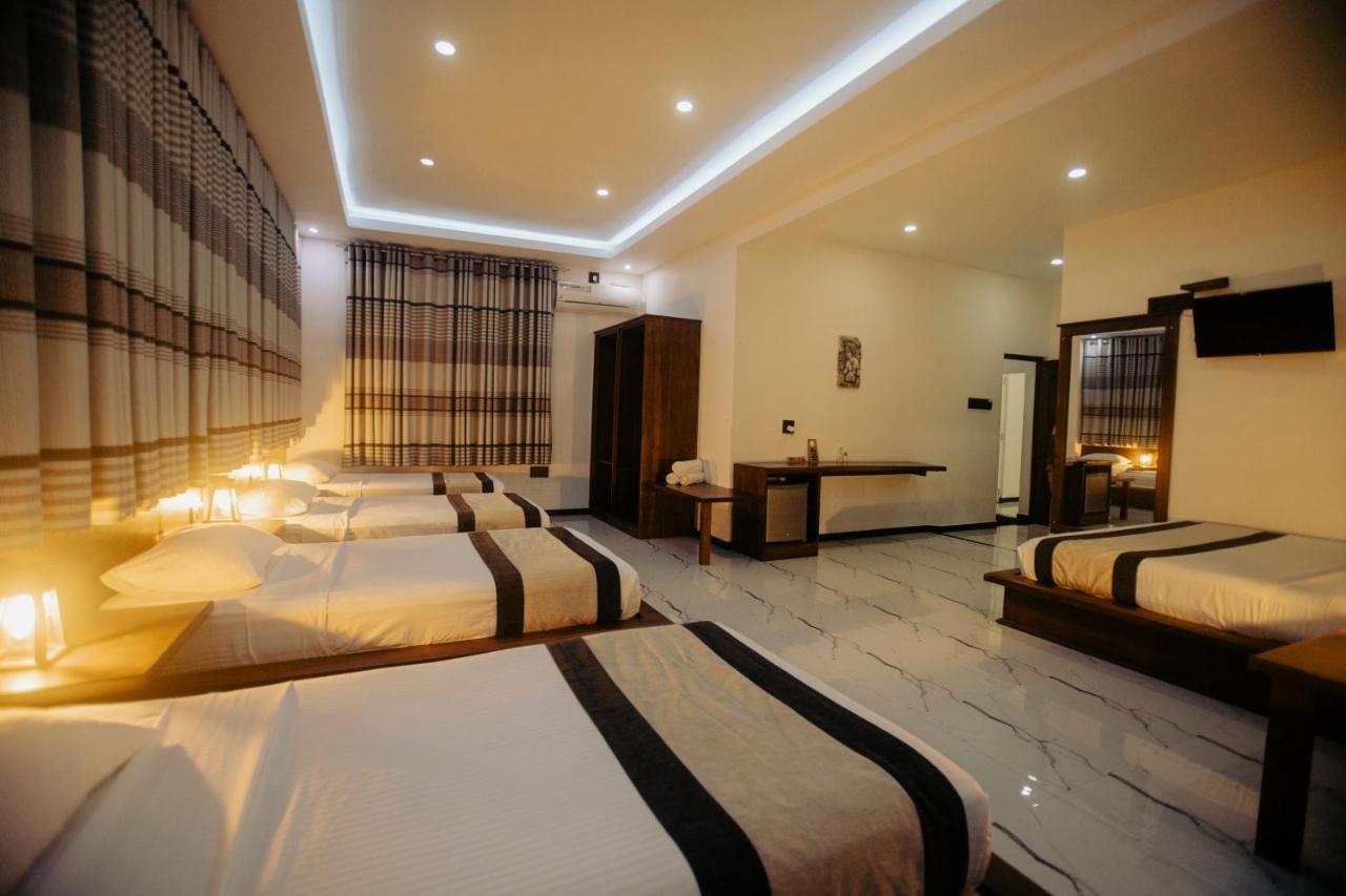 Supreme Dambulla Hotell Exteriör bild