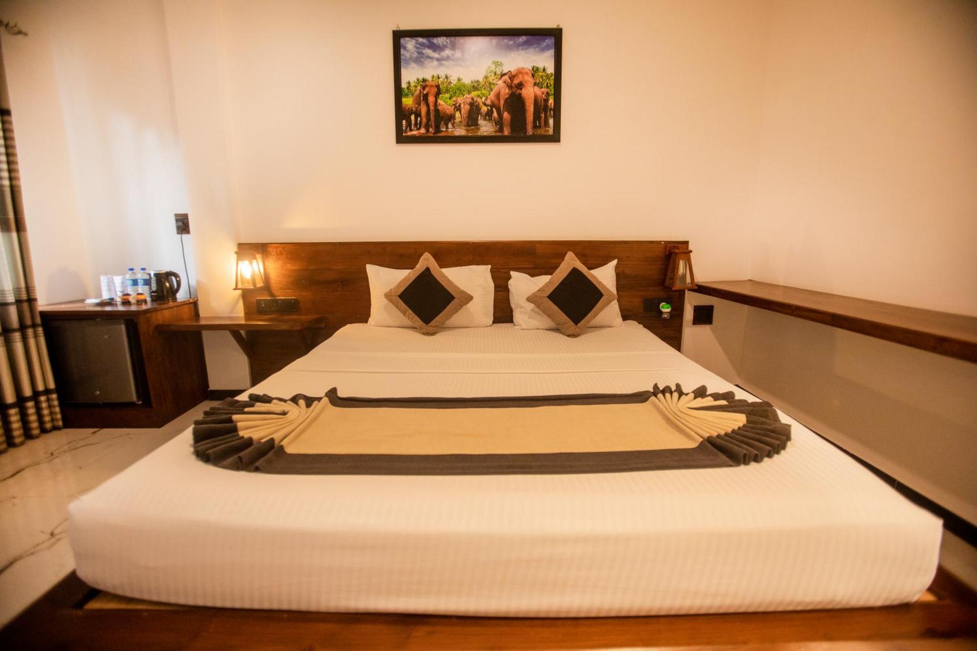 Supreme Dambulla Hotell Exteriör bild