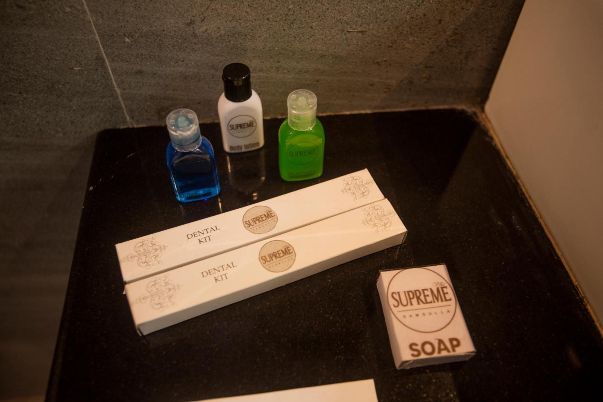 Supreme Dambulla Hotell Exteriör bild
